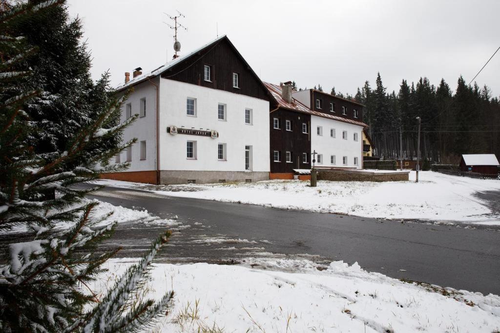 Hotel U Andela Michaela Javorna Экстерьер фото